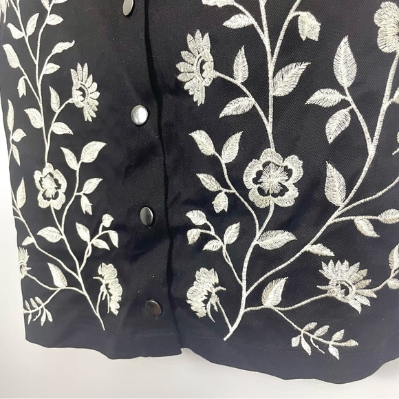 NWT Francesca's Mi Ami Arica Floral Embroidered Overall Dress Black Size Large - Picture 6 of 13